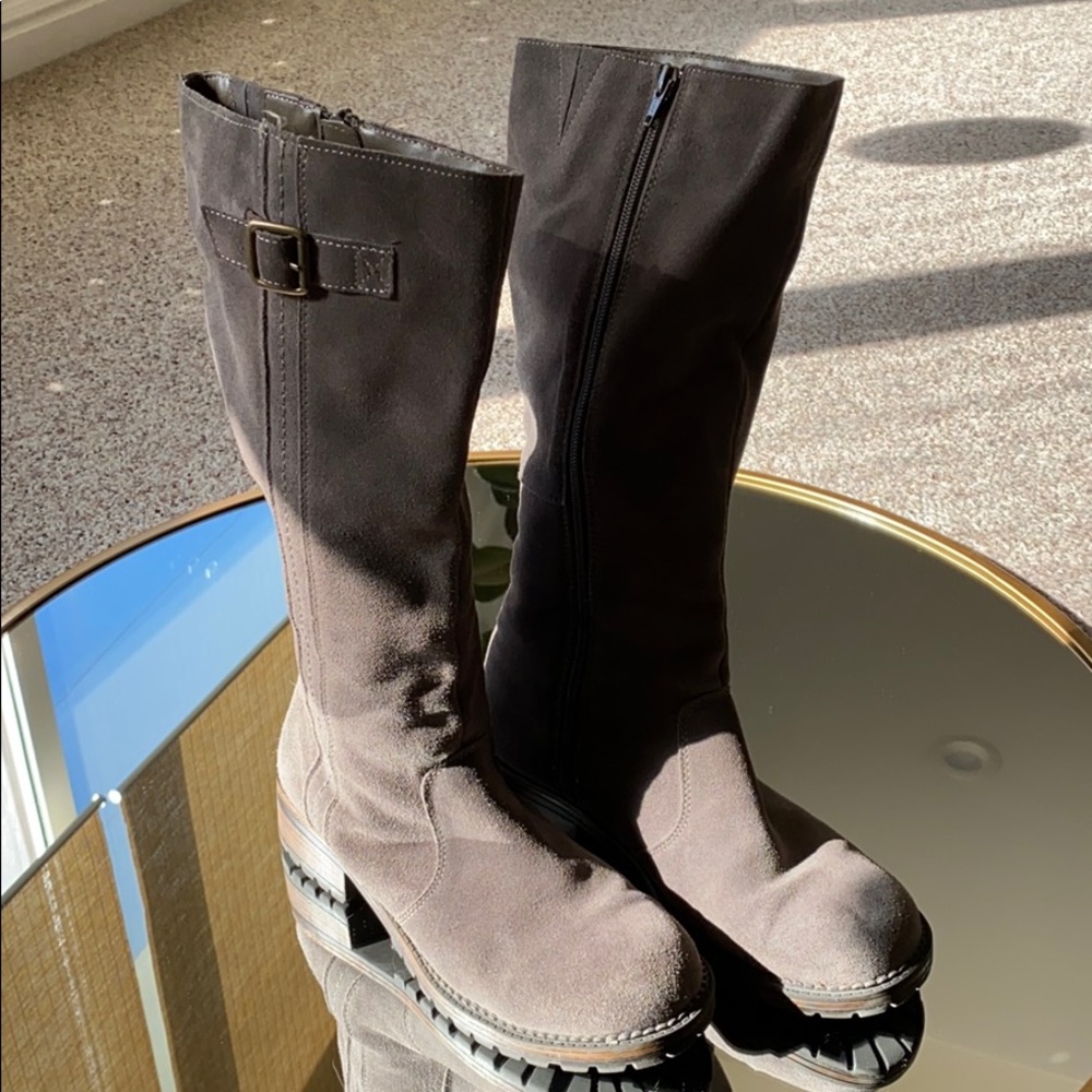 Women’s Suede Boots